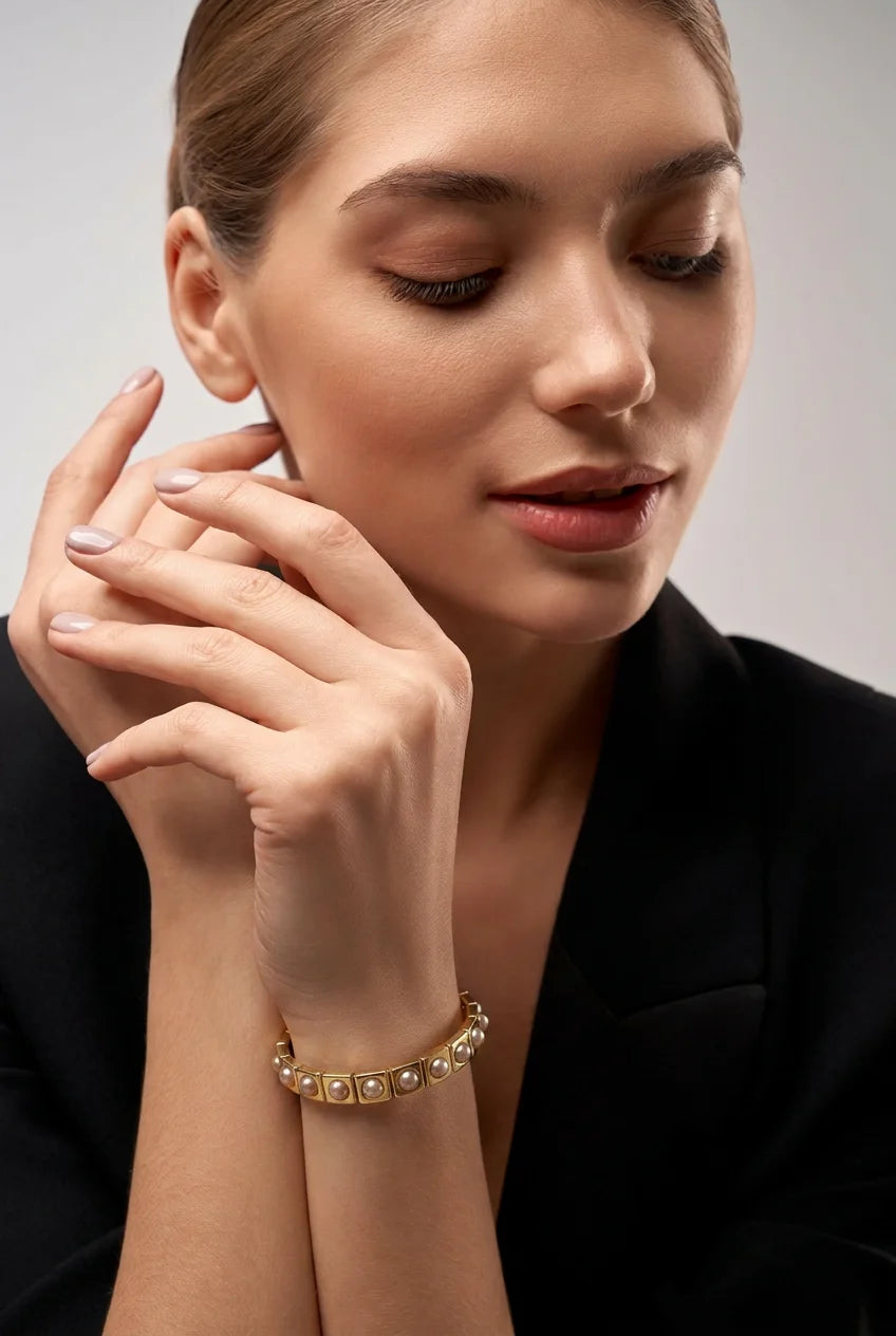 Faustine Bileklik